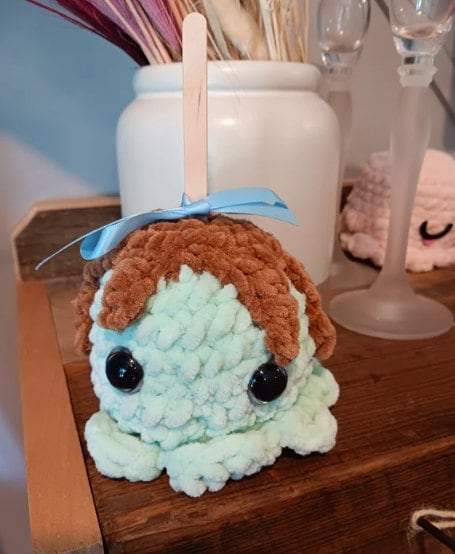 Crochet caramel apple octopus Digital Pattern | Great for Fall | Great for Markets!